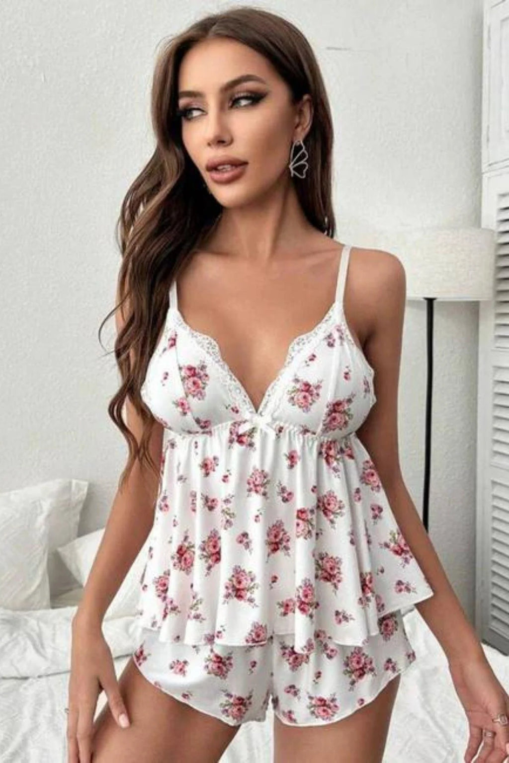 Pyjama-Set mit Blumenmuster und Spitze. 7536