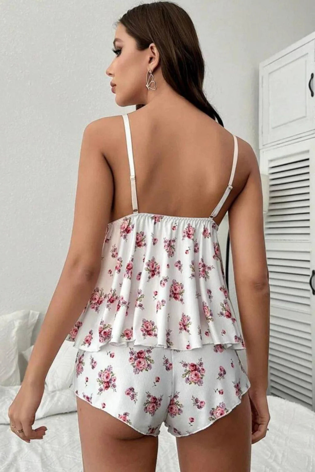 Pyjama-Set mit Blumenmuster und Spitze. 7536